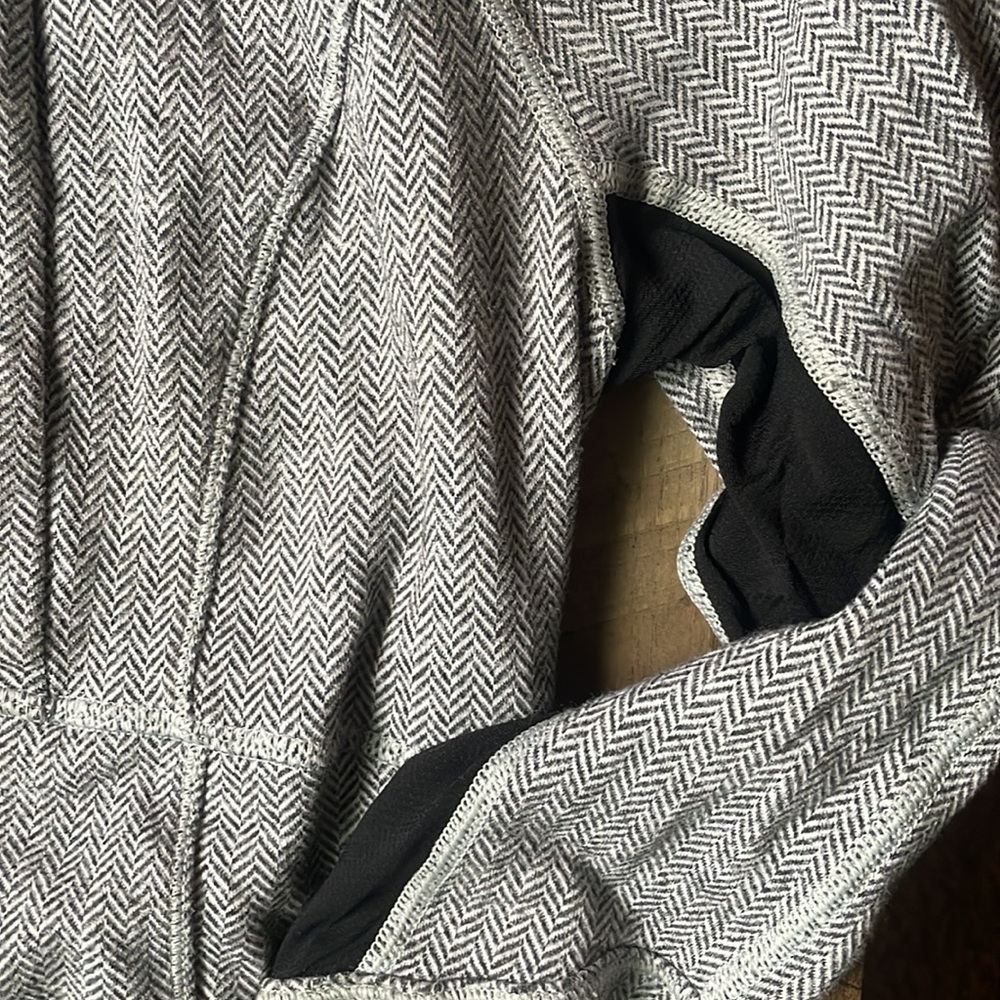 Lululemon Jacket - Picture 3 of 8